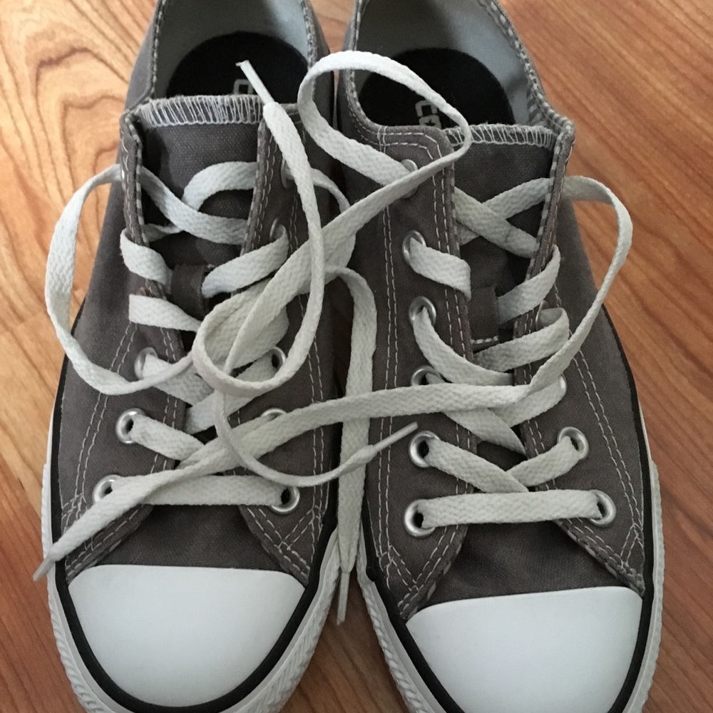 Grey double tongue low top converse
